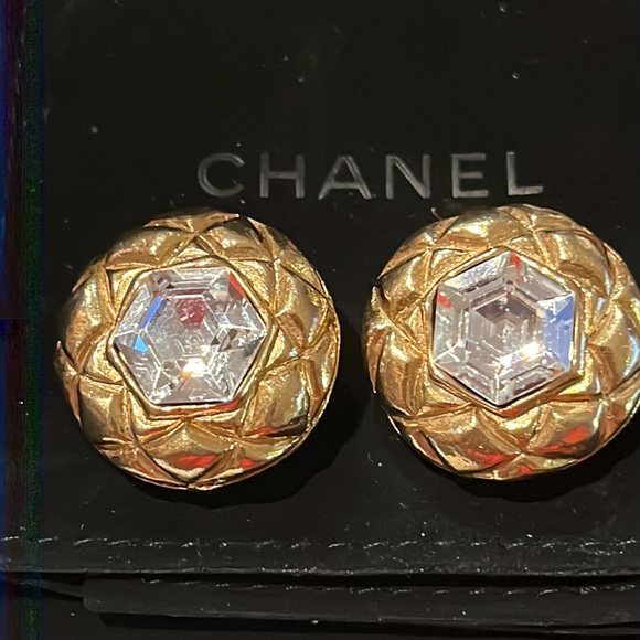 Stunning authentic vintage Chanel faceted crystal & gold clip on earrings & box - Picture 4 of 17